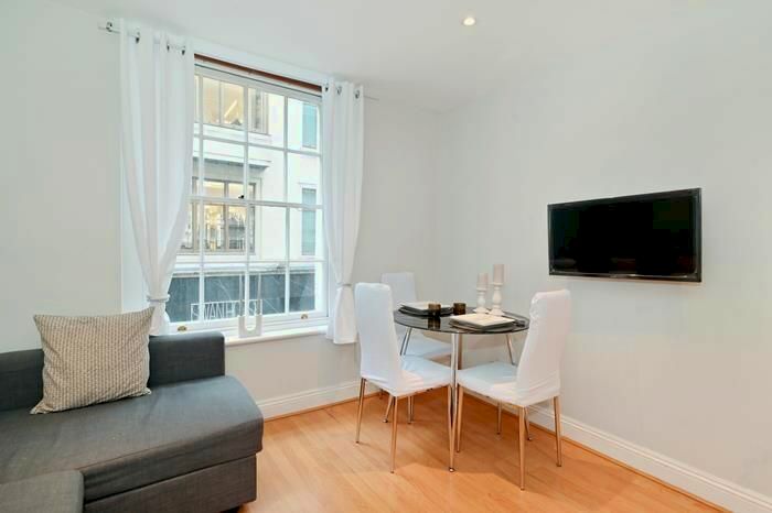 1 Bedroom Flat To Rent In Stafford Street, London, W1S