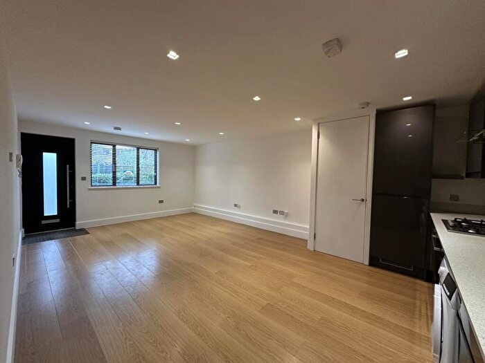 1 Bedroom Flat To Rent In Thorold Road, Bounds Green, N22