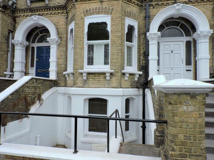 Flat To Rent In Cromwell Road, Hove, BN3