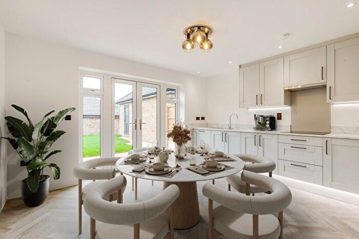 3 Bedroom Detached House For Sale In Hayfield Gardens, Toddington, Dunstable, LU5