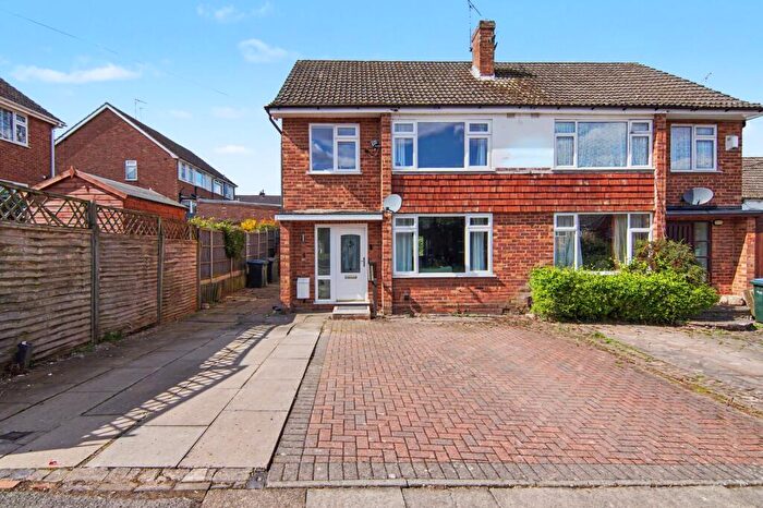 3 Bedroom Semi Detached House For Sale In Carding Close, Coventry, CV5