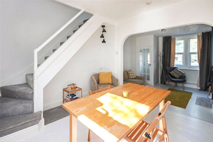 2 Bedroom End Of Terrace House To Rent In Kingshill Road, Old Town, Swindon, Wiltshire, SN1