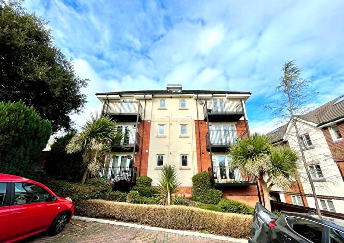 2 Bedroom Flat To Rent In Burnaby Road, Bournemouth, BH4