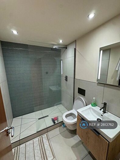 2 Bedroom Flat To Rent In Arncliffe Road, Leeds, LS16