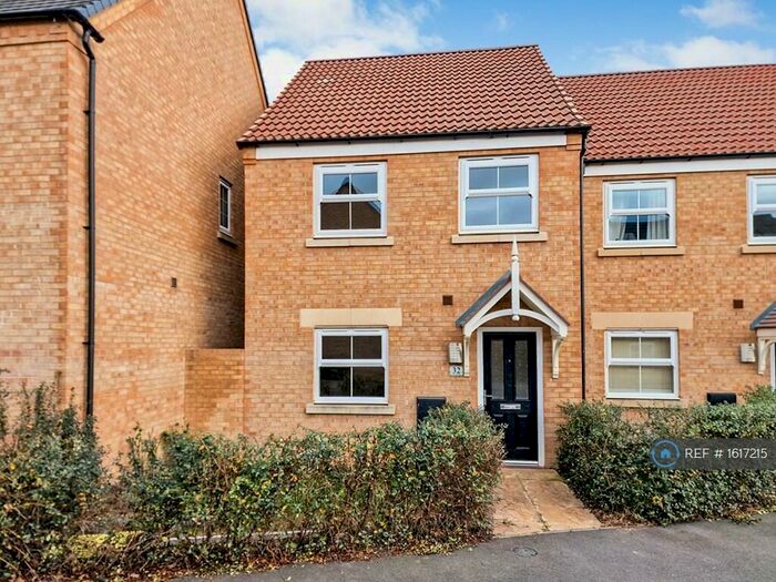 3 Bedroom End Of Terrace House To Rent In Lavender Way, Newark, NG24