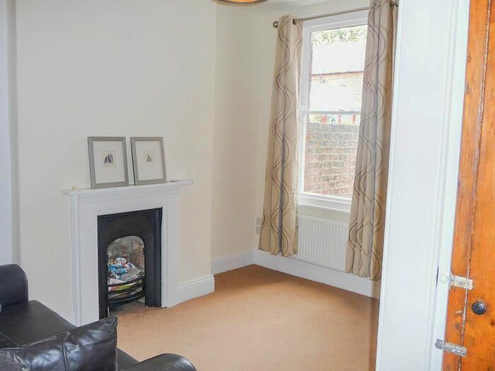 2 Bedroom Terraced House To Rent In Amber Street, York YO31