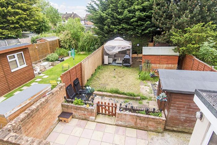 3 Bedroom Semi-Detached House For Sale In Welland Park Road, Market Harborough, LE16