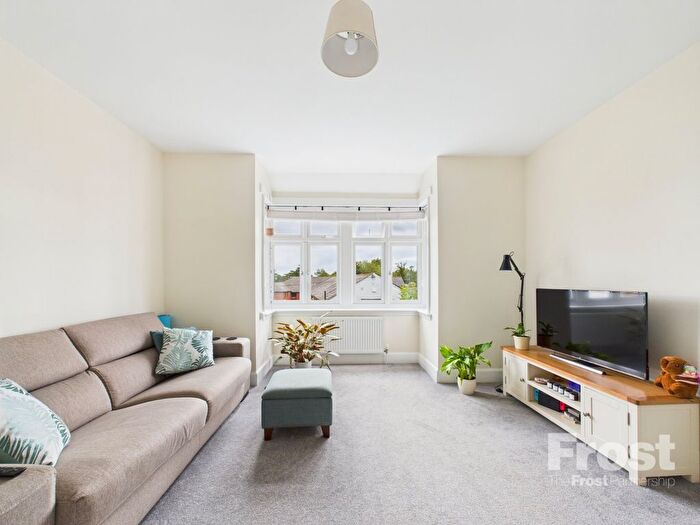 1 Bedroom Flat To Rent In Lincoln Hatch Lane, Burnham, Bucks, SL1