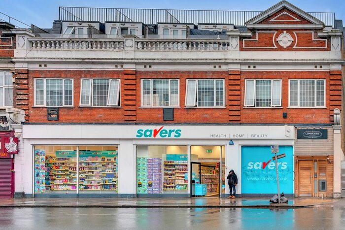 Studio To Rent In Kilburn High Road, London, NW6