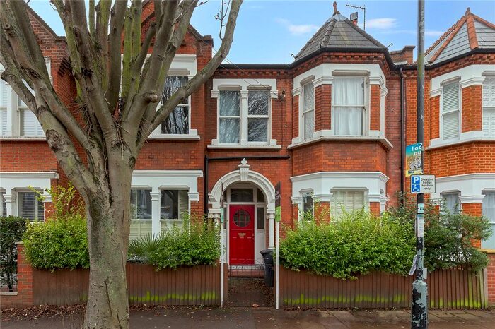 1 Bedroom Flat To Rent In Englewood Road, London SW12