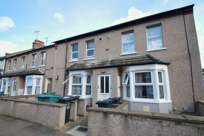 1 Bedroom Flat To Rent In Bakery Mews, Queens Avenue, Watford, WD18