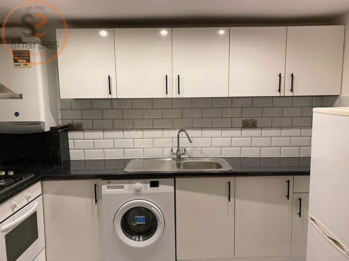 1 Bedroom Flat To Rent In Longley Road, London, SW17
