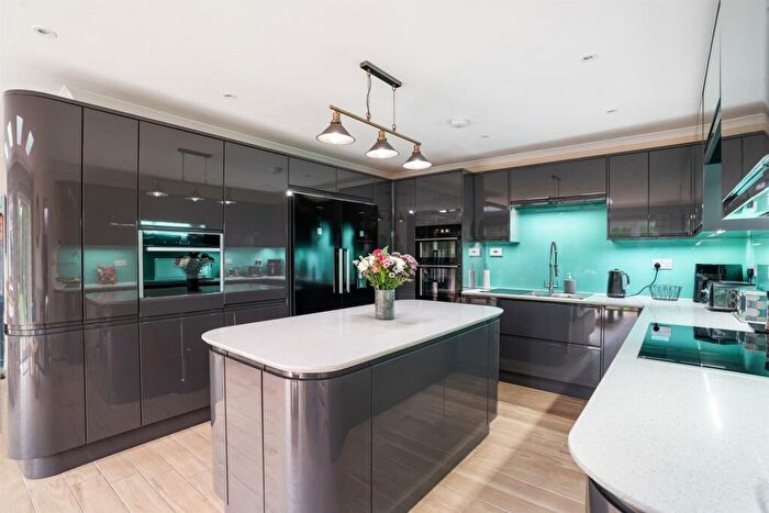 4 Bedroom Detached House For Sale In Golden Avenue Close, East Preston, BN16