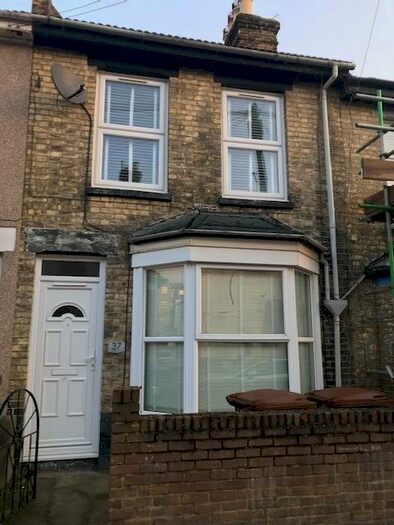 3 Bedroom Terraced House To Rent In Rochester Avenue, Rochester, ME1