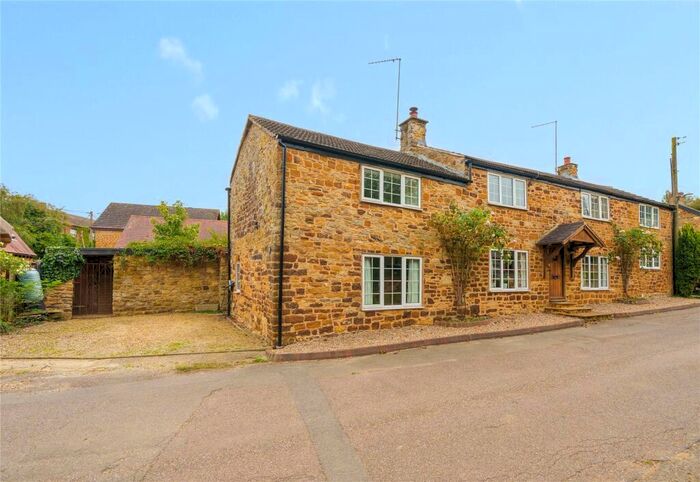 4 Bedroom Detached House For Sale In Manor Road, Grimscote, Towcester, Northamptonshire, NN12