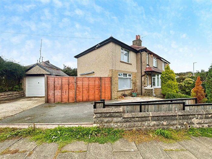 3 Bedroom Semi-Detached House For Sale In Torre Road, Bradford, BD6
