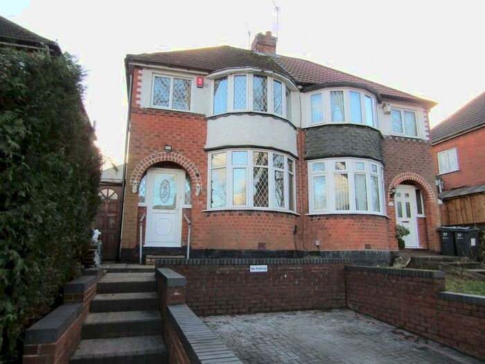 3 Bedroom Semi-Detached House To Rent In Calshot Road, Great Barr, Birmingham, B42