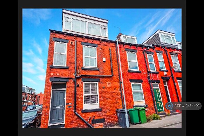 2 Bedroom End Of Terrace House To Rent In Leeds, Leeds, LS6