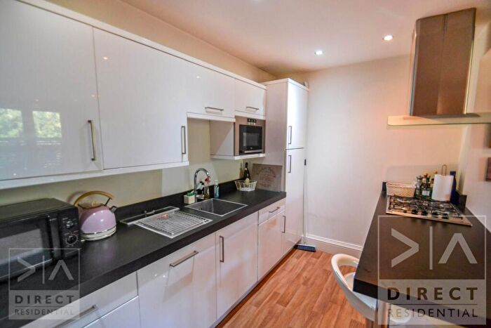 2 Bedroom Apartment To Rent In High Street, Epsom, KT19