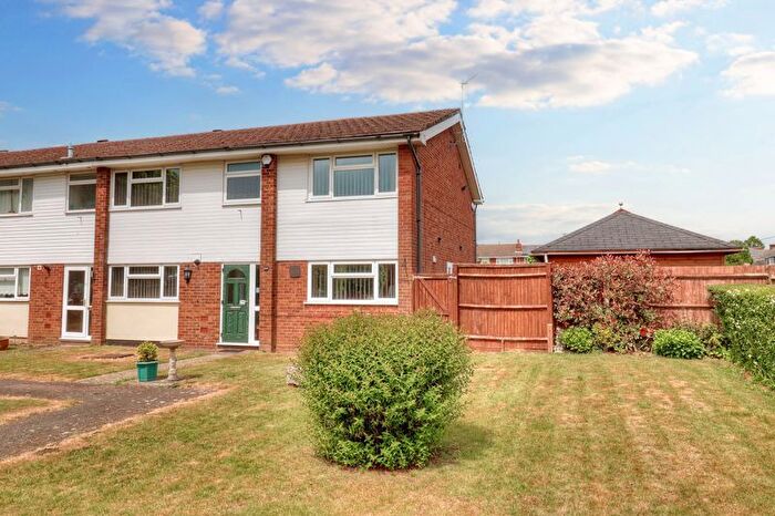 4 Bedroom End Of Terrace House For Sale In Marcourt Road, Stokenchurch, HP14