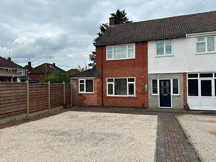 5 Bedroom Semi-Detached House To Rent In Palmer Road, Whitnash, Leamington Spa, CV31