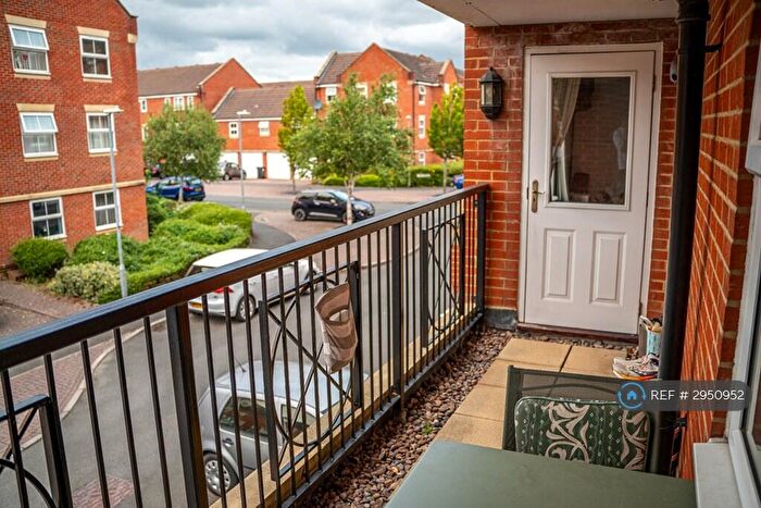 2 Bedroom Flat To Rent In Lynmouth Road, Swindon, SN2