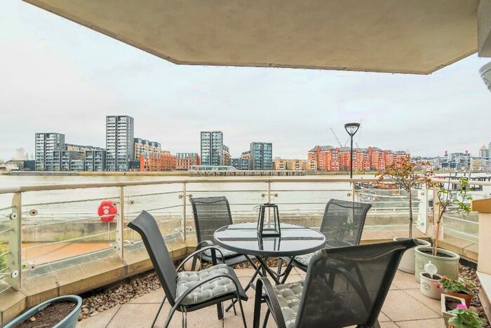 2 Bedroom Apartment To Rent In Chatfield Road, Battersea, SW11