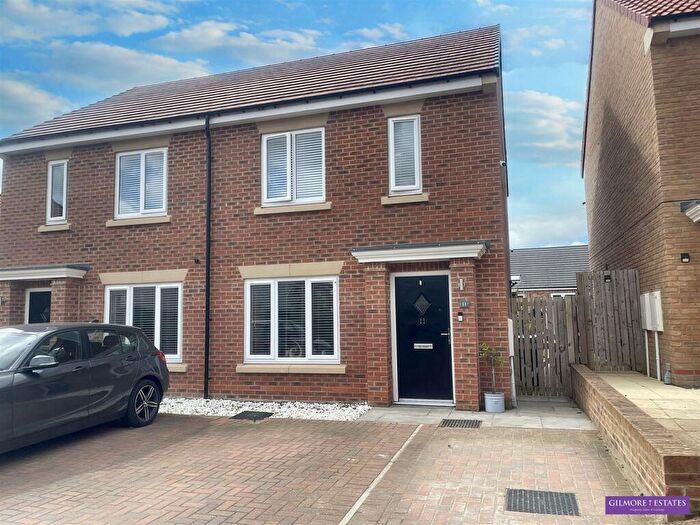 2 Bedroom Semi-Detached House For Sale In Field Close, Cottier Grange, NE42