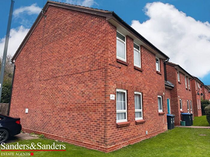 1 Bedroom Studio To Rent In Rufford Close, Alcester, B49