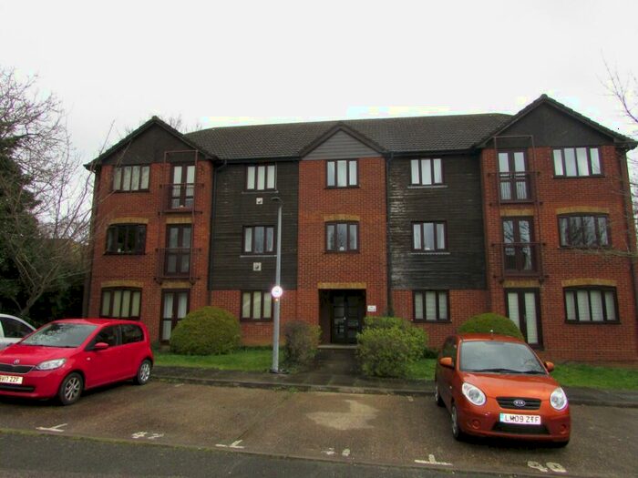 2 Bedroom Flat To Rent In Tippett Court, London Road, Stevenage, Hertfordshire, SG1