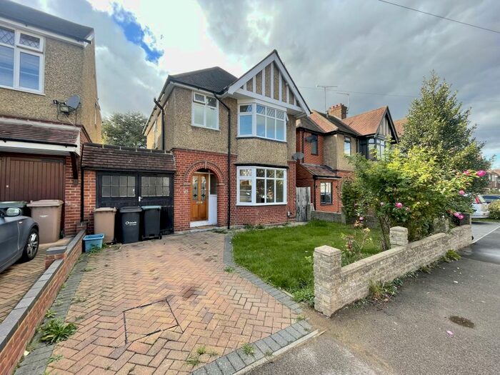 4 Bedroom House To Rent In Wychwood Avenue, Luton, LU2