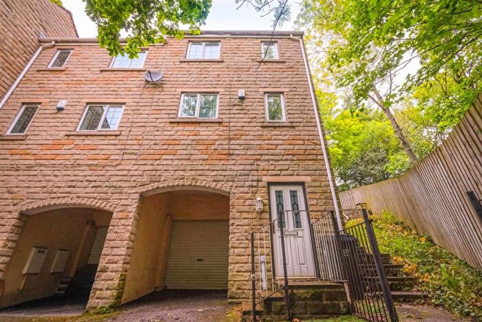 3 Bedroom Property For Sale In Fairbanks, Sowerby Bridge, HX6