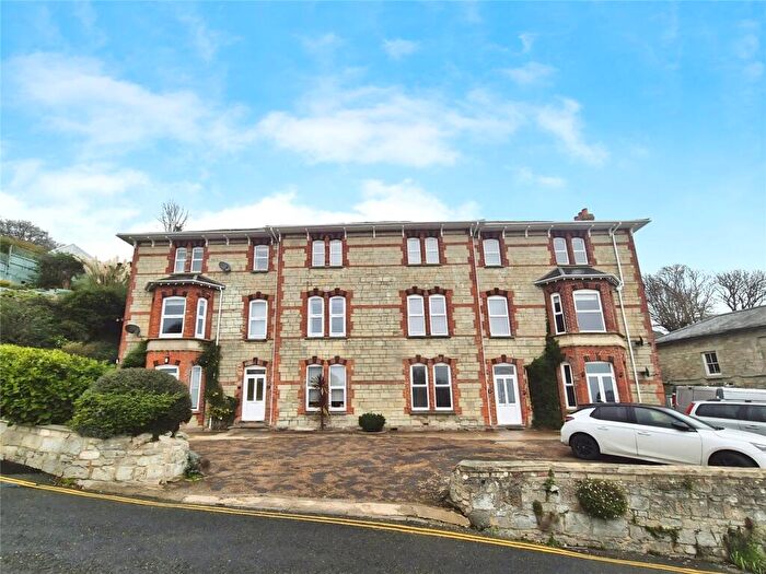 3 Bedroom Flat To Rent In Grove Road, Ventnor, Isle Of Wight, PO38