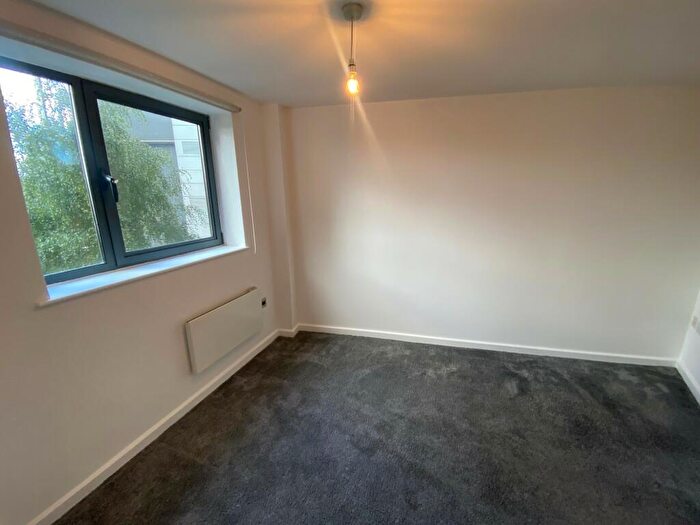 2 Bedroom Apartment To Rent In City Walk, Leeds, LS11