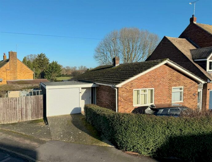 2 Bedroom Bungalow For Sale In Burrell Road, Compton, RG20