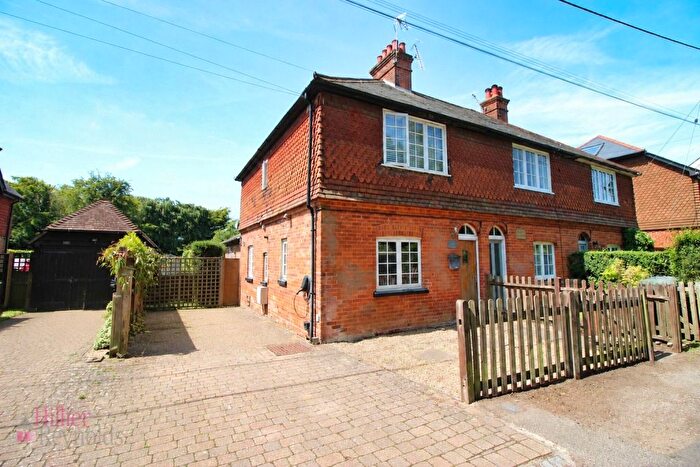 2 Bedroom End Of Terrace House For Sale In Long Mill Lane, St. Mary's Platt, TN15