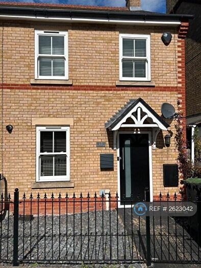 3 Bedroom Semi-Detached House To Rent In Olivers Court, Shefford, SG17