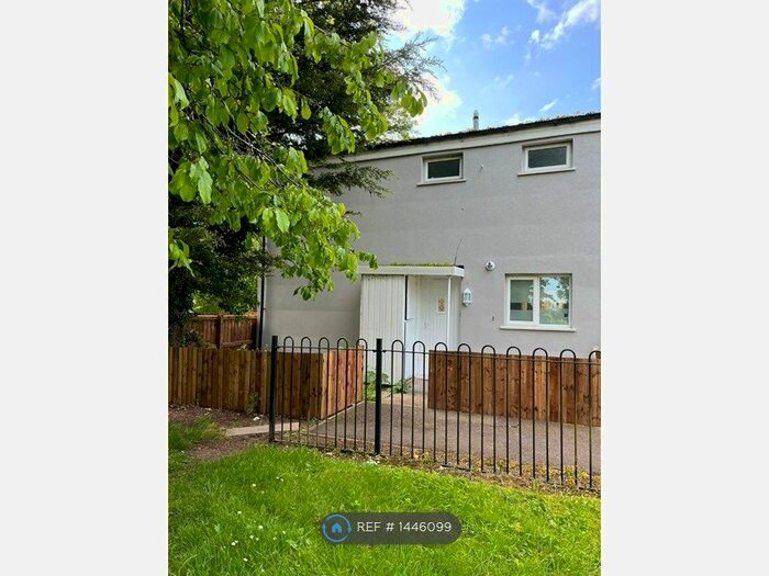 3 Bedroom Semi-Detached House To Rent In Rushock Close, Redditch, B98