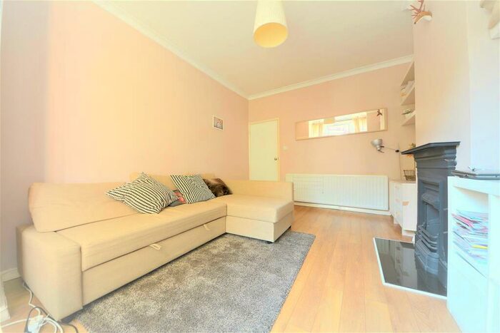2 Bedroom Maisonette To Rent In Leslie Road, East Finchley, N2