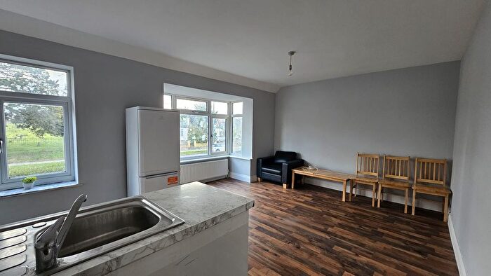 2 Bedroom Maisonette To Rent In Eastcote Lane, Harrow, HA2
