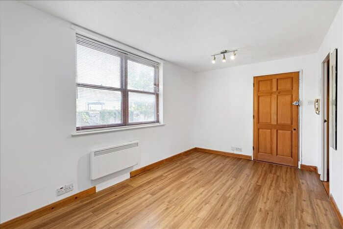 Studio For Sale In Spencer Mews, Hammersmith, London, W6