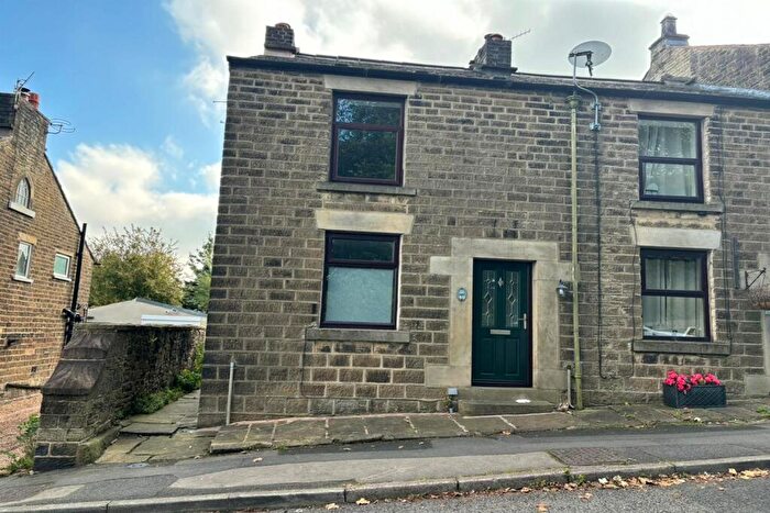 2 Bedroom End Of Terrace House To Rent In Burrfields Road, Chapel-En-Le-Frith, High Peak, SK23