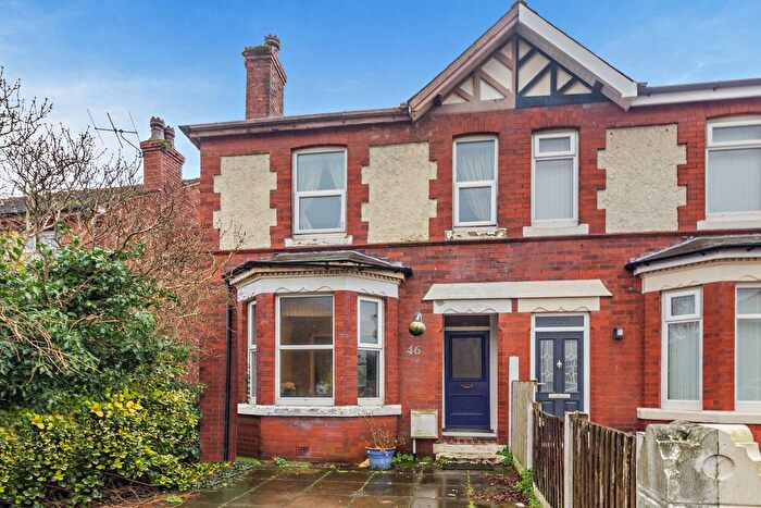 3 Bedroom Semi Detached House For Sale In Shaws Road, Southport, PR8