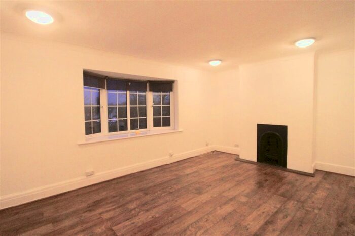 1 Bedroom Flat To Rent In Upper Elmers End Road, Beckenham BR3