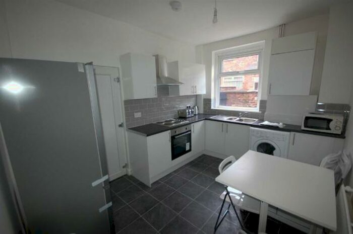 4 Bedroom End Of Terrace House To Rent In Moseley Road, Fallowfield, Manchester, M14