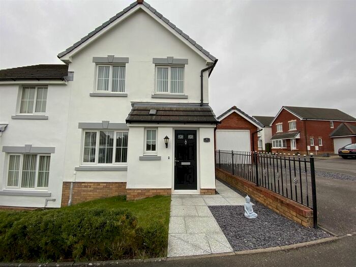 3 Bedroom Semi-Detached House To Rent In Clos Yr Ysgol, Llanelli, SA15