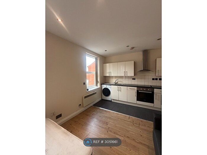 Studio To Rent In Fosse Road North, Leicester, LE3