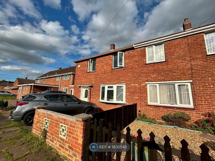 2 Bedroom Semi-Detached House To Rent In Northumberland Road, Kettering, NN15
