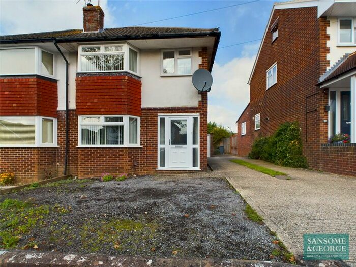 3 Bedroom Semi-Detached House To Rent In Sheppard Road, Basingstoke, Hampshire, RG21