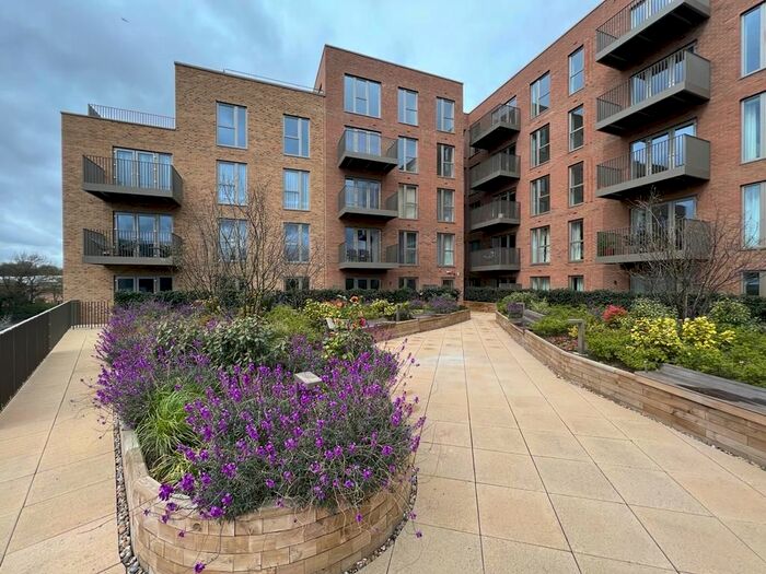 2 Bedroom Flat To Rent In Frogmore Avenue, Watford, WD17